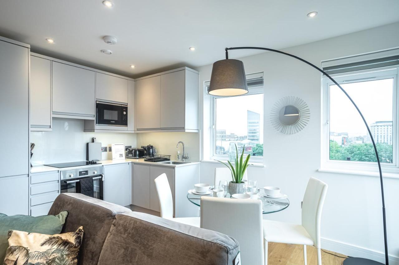 Deluxe Chic 1 2 Bed Apts Near Heathrow Legoland Windsor Slough Βίλα Εξωτερικό φωτογραφία