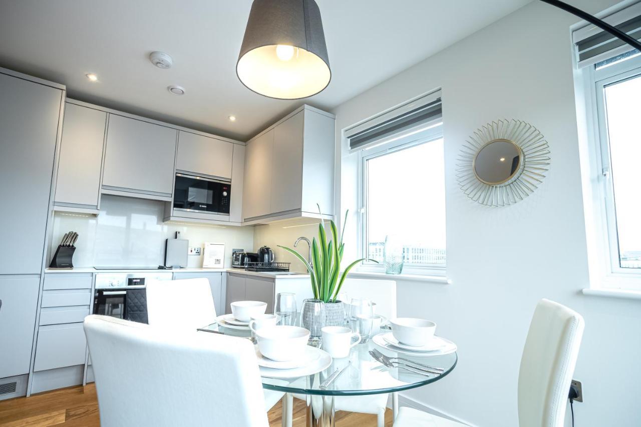 Deluxe Chic 1 2 Bed Apts Near Heathrow Legoland Windsor Slough Βίλα Εξωτερικό φωτογραφία