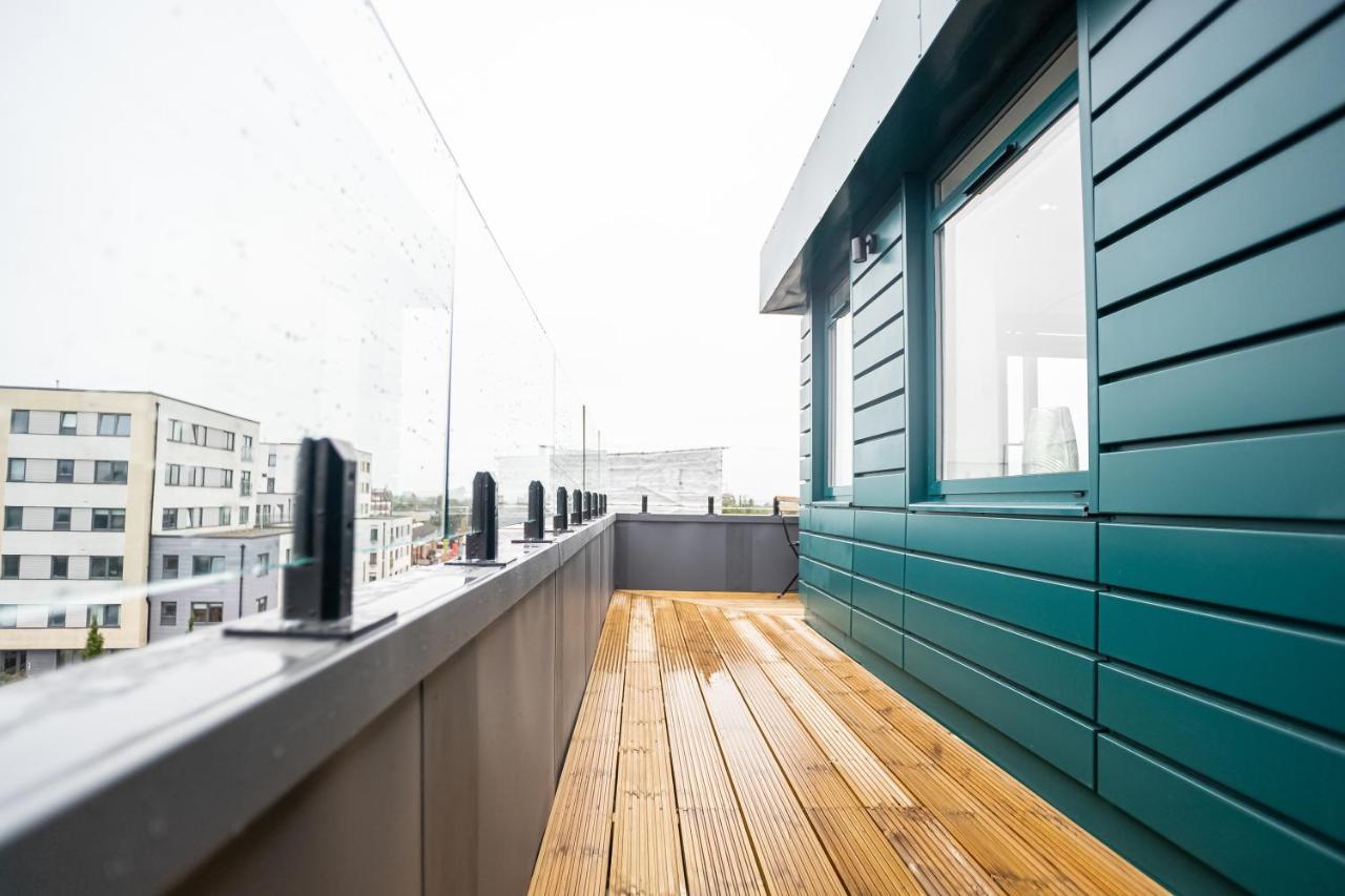 Deluxe Chic 1 2 Bed Apts Near Heathrow Legoland Windsor Slough Βίλα Εξωτερικό φωτογραφία