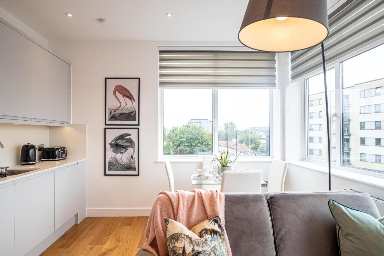 Deluxe Chic 1 2 Bed Apts Near Heathrow Legoland Windsor Slough Βίλα Εξωτερικό φωτογραφία