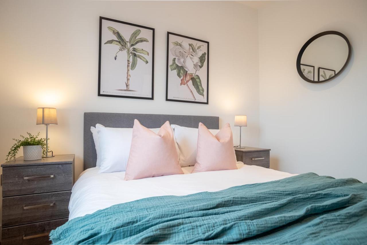 Deluxe Chic 1 2 Bed Apts Near Heathrow Legoland Windsor Slough Βίλα Εξωτερικό φωτογραφία
