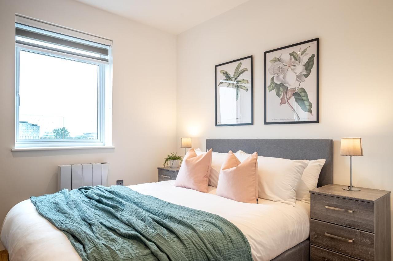 Deluxe Chic 1 2 Bed Apts Near Heathrow Legoland Windsor Slough Βίλα Εξωτερικό φωτογραφία