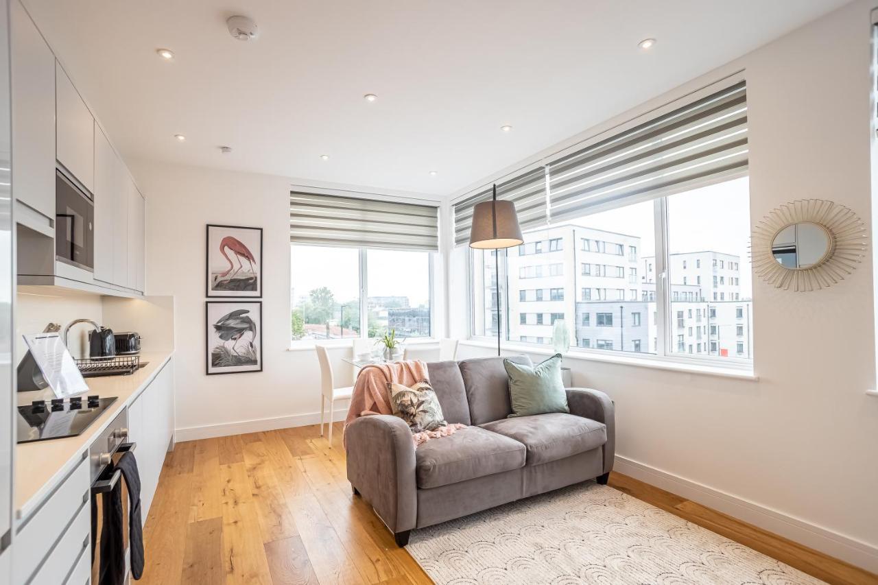 Deluxe Chic 1 2 Bed Apts Near Heathrow Legoland Windsor Slough Βίλα Εξωτερικό φωτογραφία