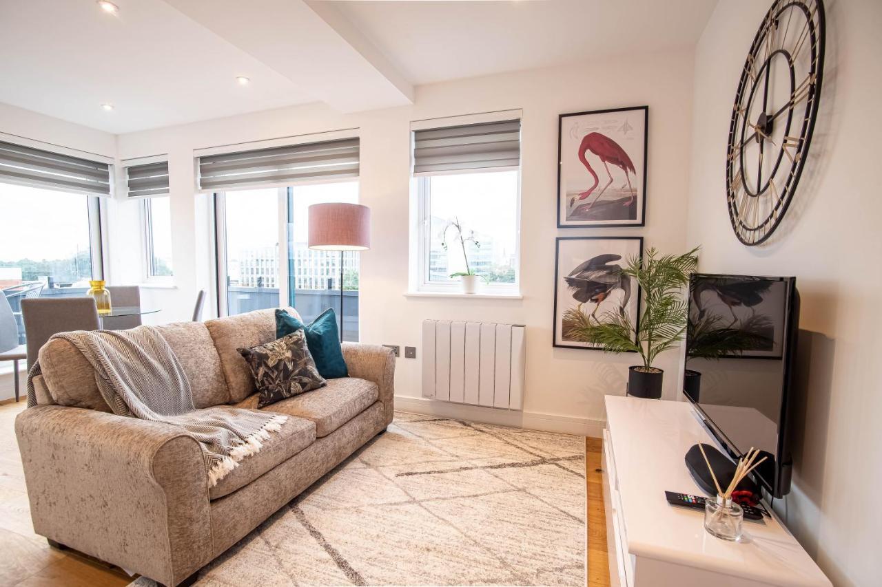Deluxe Chic 1 2 Bed Apts Near Heathrow Legoland Windsor Slough Βίλα Εξωτερικό φωτογραφία
