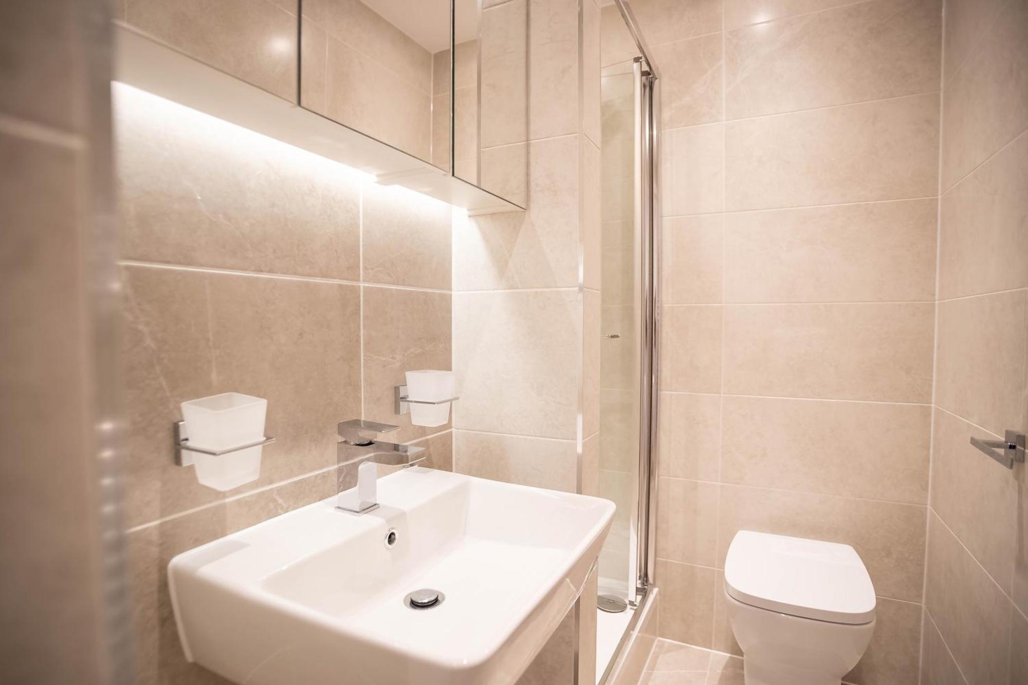 Deluxe Chic 1 2 Bed Apts Near Heathrow Legoland Windsor Slough Βίλα Εξωτερικό φωτογραφία