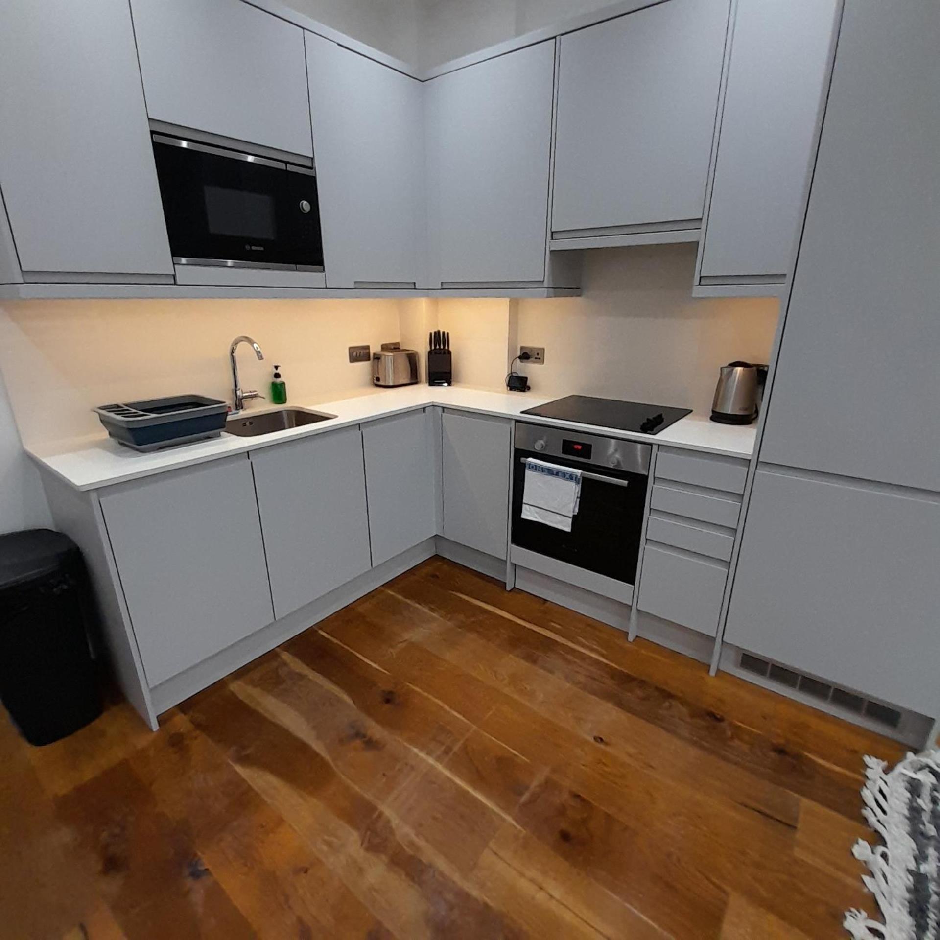 Deluxe Chic 1 2 Bed Apts Near Heathrow Legoland Windsor Slough Βίλα Εξωτερικό φωτογραφία